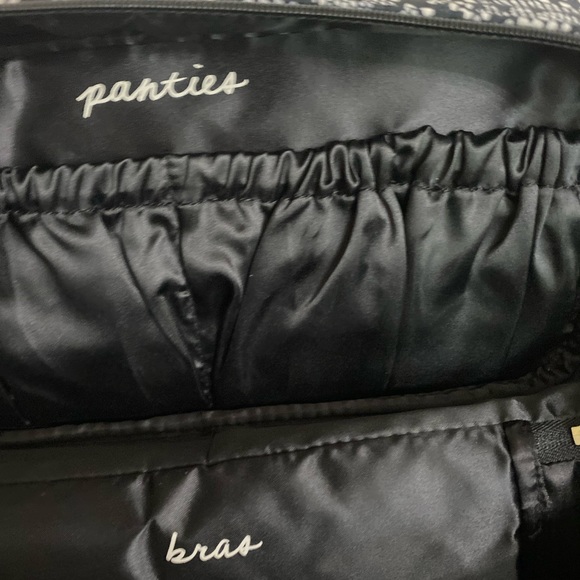 Victoria's Secret Bra Panty Lingerie Travel Case - Picture 7 of 9